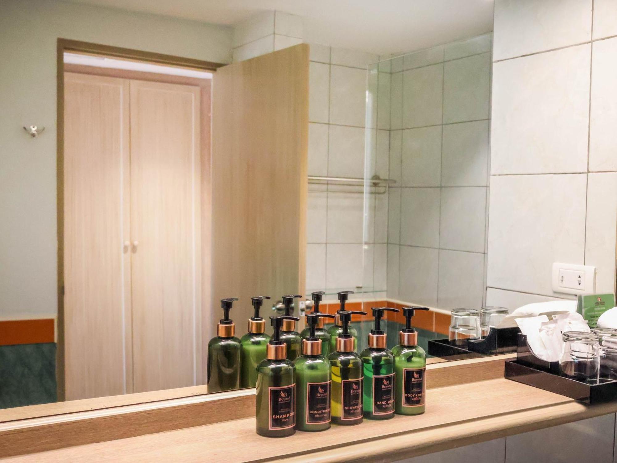 Phuket Orchid Resort And Spa Karon Ngoại thất bức ảnh